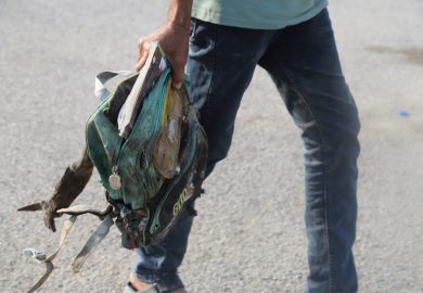 Guerra in Iran, in dieci giorni morti 300 bambini: l’allarme di Save the Children