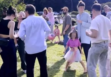 Diventare genitori e restare giovani: a Berlino nascono i Kinder Rave