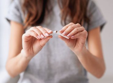 “La prima generazione libera dal fumo”, così il Regno Unito vieta le sigarette ai maggiorenni
