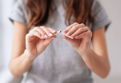 “La prima generazione libera dal fumo”, così il Regno Unito vieta le sigarette ai maggiorenni