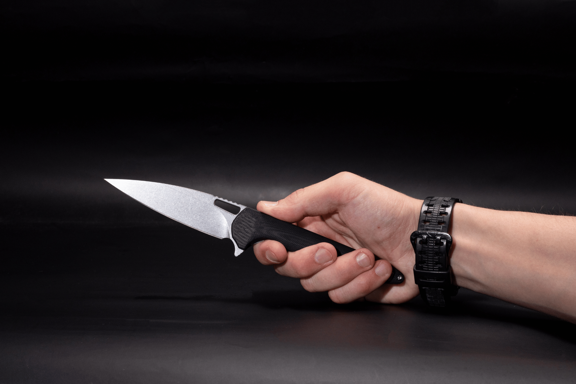 Ragazzi con il coltello in tasca: quando l’arma diventa un modo per dire “io esisto”