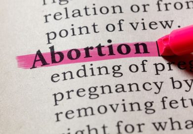 Aborto in Costituzione: l’ok del Lussemburgo, il via in Spagna. Cosa sta cambiando?