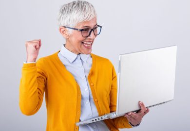 La “Silver revolution” digitale: gli anziani trainano la crescita della rete in Italia