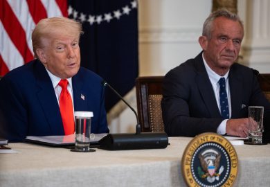 Trump e la macchina natalista, addio anticoncezionali e fecondazione assistita