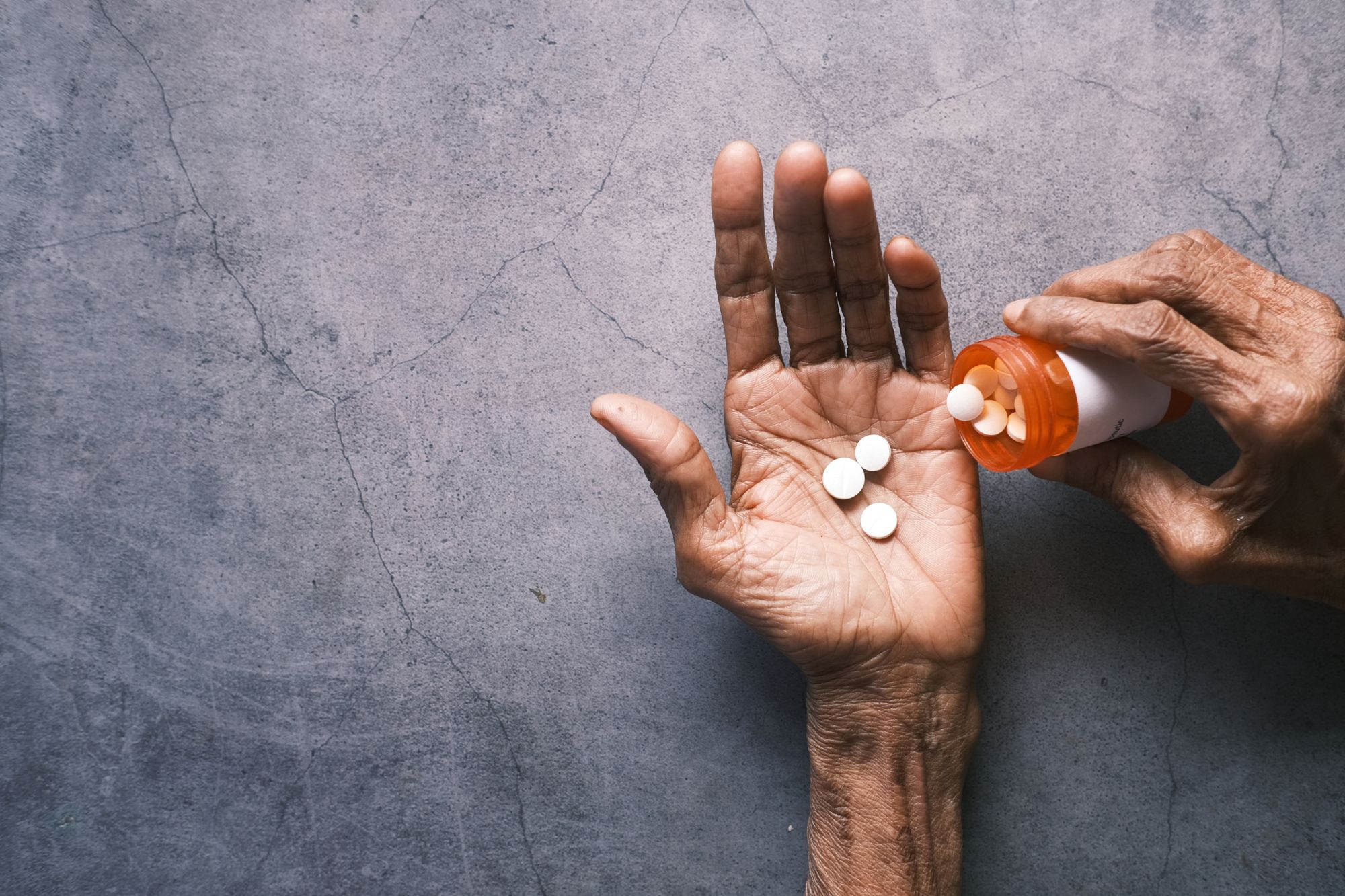 Invertire l’invecchiamento è possibile? Al via i primi test sull’uomo