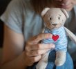 “Ho partorito i bambini delle altre mentre perdevo i miei”, Vittoria e la storia di Resilia