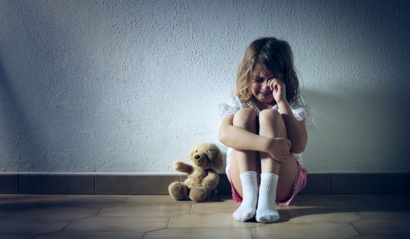 Florida, lascia quattro figli da soli per una crociera: cosa rischierebbe la madre secondo la legge italiana
