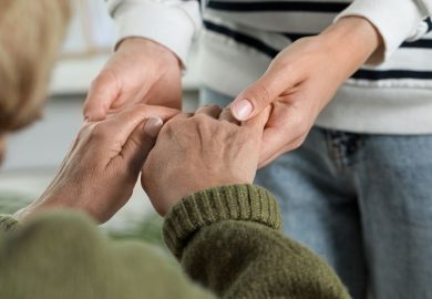 Colf e badanti, ne serviranno oltre 2,2 milioni entro il 2029