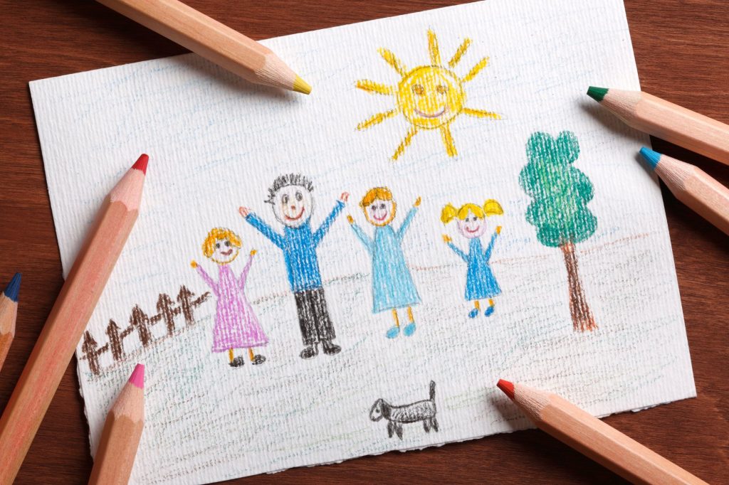 Disegno famiglia tradizionale - Canva