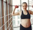 Movimento in gravidanza? Stare meno sedute dimezza i rischi per mamma e bambino
