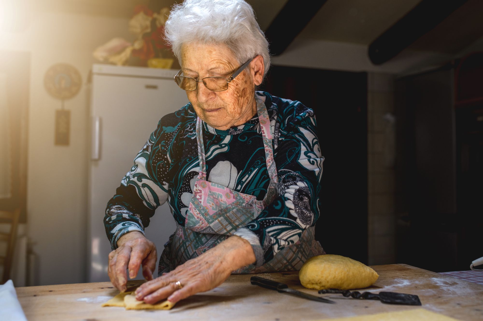 Nonnamaxxing, perché la Gen Z vuole vivere come le nonne italiane