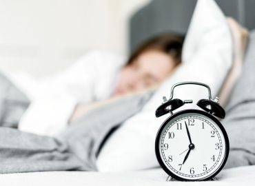 Vivere a lungo? Il segreto è nelle ore di sonno (e no, non sono necessariamente 8!)