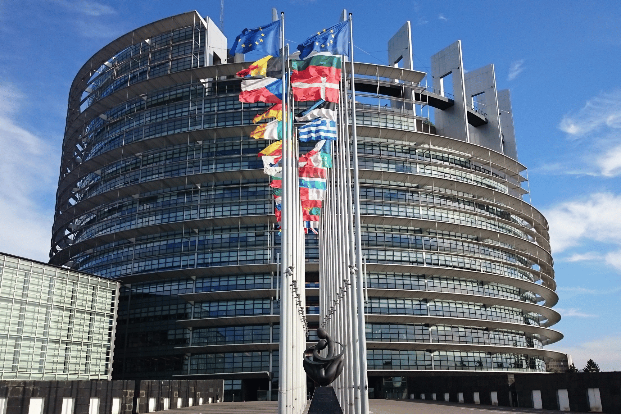 Eurocamera, sì al voto per delega per le deputate incinte o neo-madri