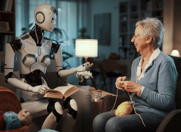 La badante artificiale esiste già? Quando a fare compagnia ai genitori anziani arriva un algoritmo
