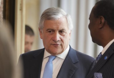 Tajani: “Se facciamo più figli possiamo ridurre il numero dei migranti regolari”