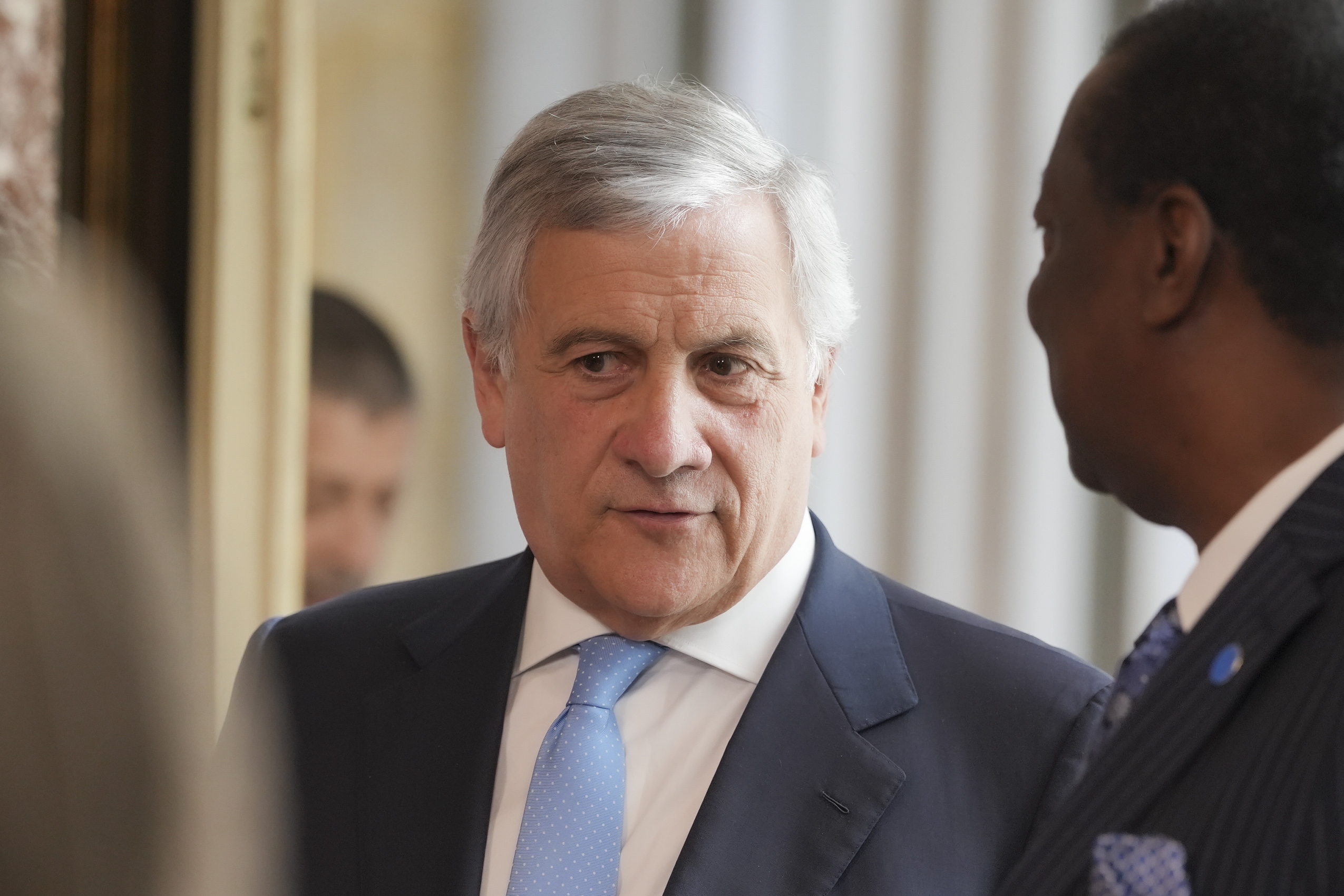 Tajani: “Se facciamo più figli possiamo ridurre il numero dei migranti regolari”