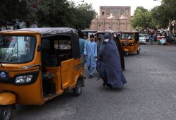 Arrestate in massa perché “indossano l’hijab in modo improprio”, proteste e morti a Herat