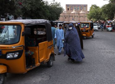 Arrestate in massa perché “indossano l’hijab in modo improprio”, proteste e morti a Herat