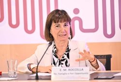 Crisi demografica, per Roccella è prima di tutto culturale: “Si è diffusa una ostilità culturale verso la famiglia”