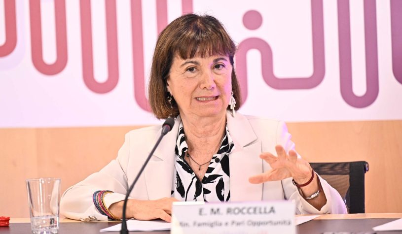 Fondo infanzia, finanziamenti solo a 15 Comuni. Roccella apre a nuove città 