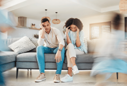 Non solo stanchezza: perché essere genitori può diventare burnout