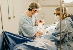 Emorragia post-parto, da Oxford arriva il protocollo “Motive” e il metodo 5-in-1