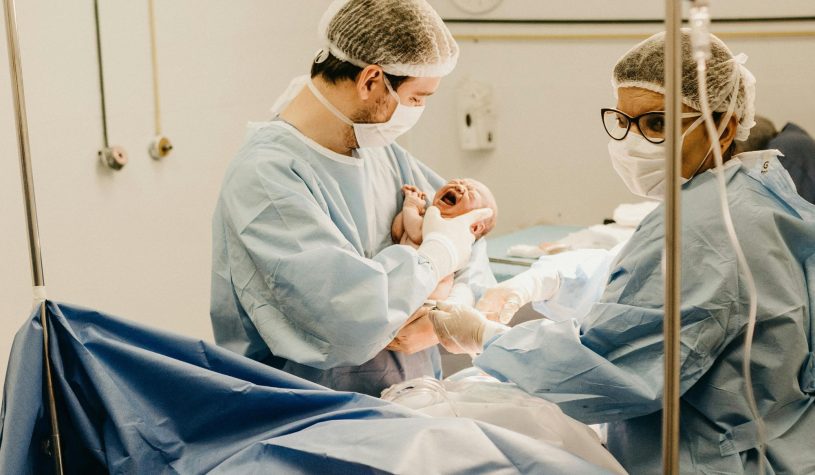 Emorragia post-parto, da Oxford arriva il protocollo “Motive” e il metodo 5-in-1