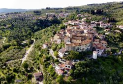 Nessun baby boom, ma gli abitanti aumentano: così un Comune toscano prova a fermare lo spopolamento