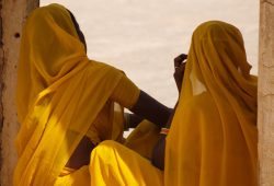 Stuprata in vivavoce con i familiari in cambio di soldi: è orrore in Sudan