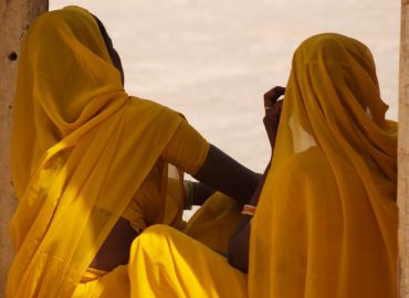 Stuprata in vivavoce con i familiari in cambio di soldi: è orrore in Sudan