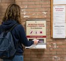 Assorbenti gratuiti nelle scuole, la Campania approva il progetto pilota