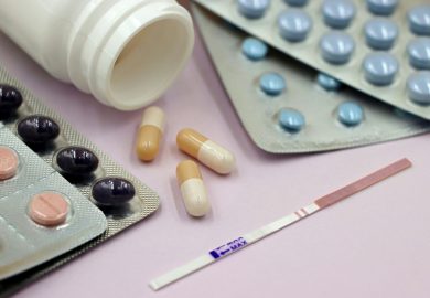 Un farmaco per combattere il tumore potrebbe risanare la fertilità femminile