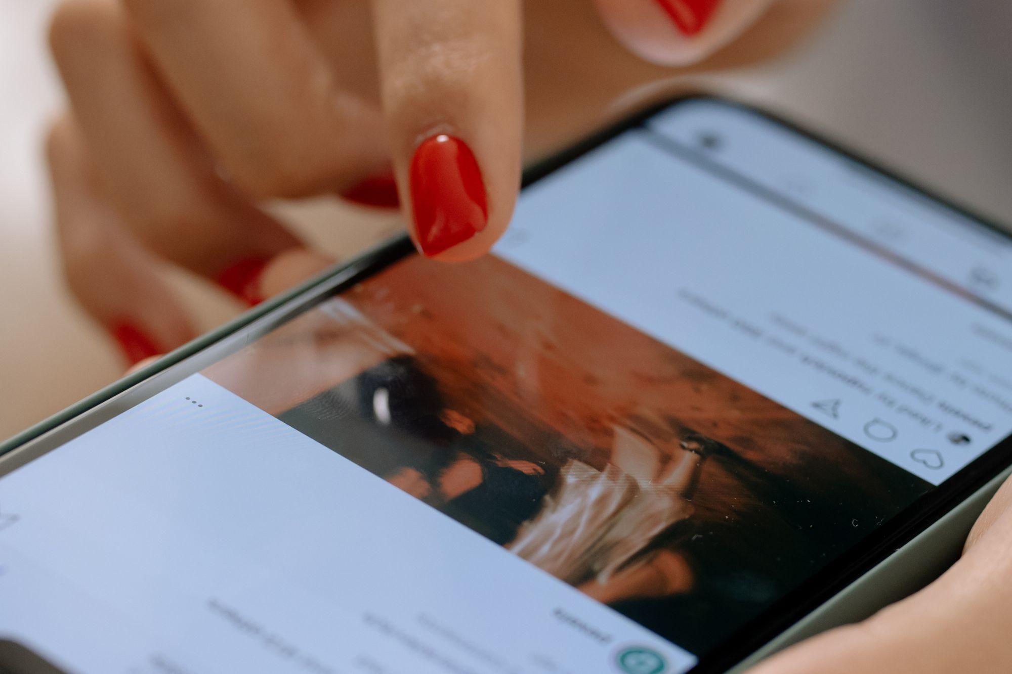 Pedopornografia, un’inchiesta scopre inserzioni di Instagram che “sfuggono ai controlli”