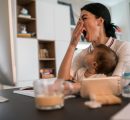 Perché il mondo del lavoro è ancora “contro” le madri?