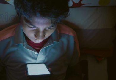 Generazione Scroll: lo smartphone è la nuova cocaina?