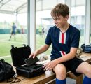 Il Psg vieta gli smartphone tra i giovani calciatori (e li sostituisce con la musica)