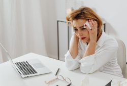 Menopausa, quello che le donne dicono su Reddit (ma non al medico)