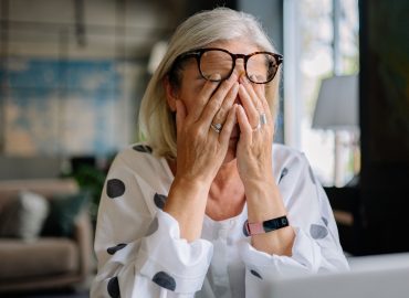 Menopausa, come la violenza fisica e psicologica “spegne” la fertilità femminile
