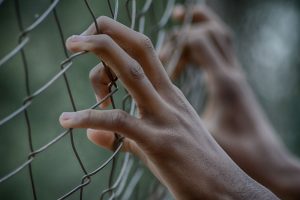Minore in carcere - Canva