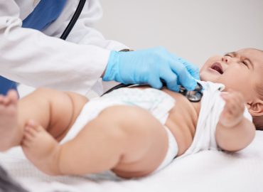 Culle vuote e assenza di medici: muore una neonata perché “non c’è il dottore”