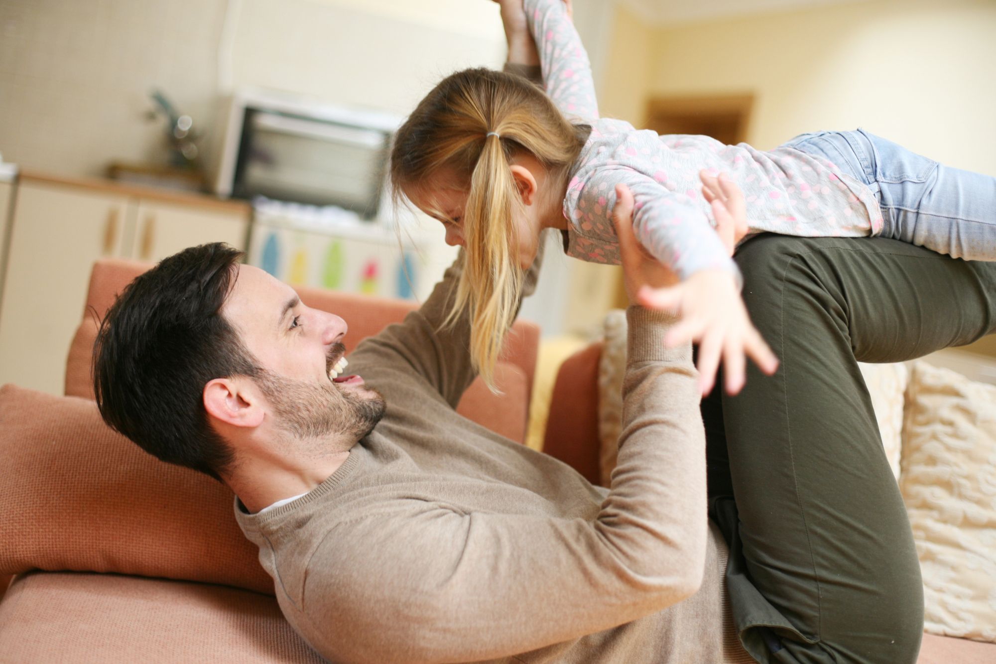 La crisi del “padre di famiglia”: non c’entrano le femministe ma l’economia