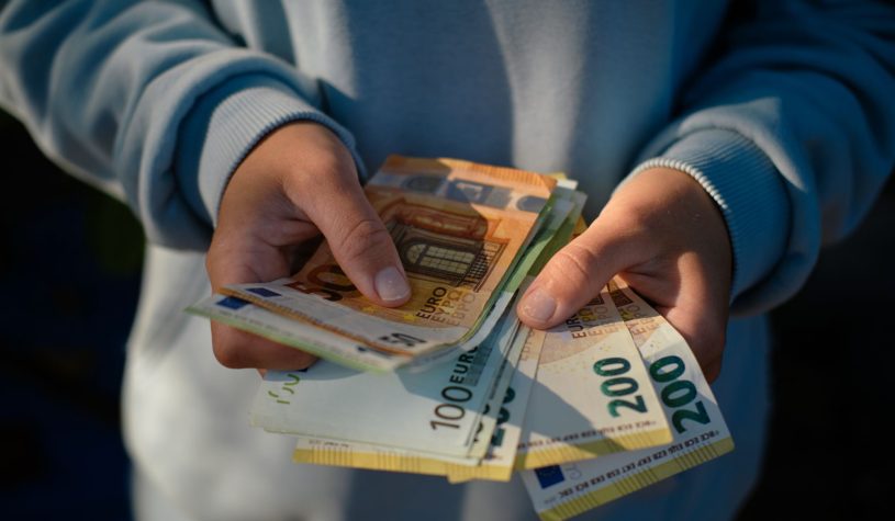 Perché investire sui ventenni triplica il benessere di tutti