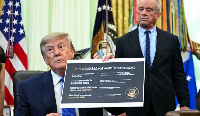 Trump riduce i vaccini raccomandati ai bambini: “Gli alti tassi di autismo che osserviamo oggi non esistevano”