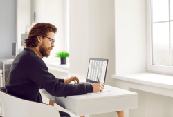 Baci, appuntamenti e delusioni: ora l’amore si misura su Excel
