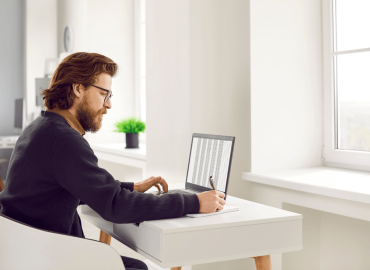 Baci, appuntamenti e delusioni: ora l’amore si misura su Excel