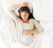 Dormire male in gravidanza aumenta il rischio di obesità nei figli