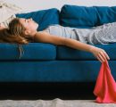 “Cara, io vado in ufficio, qui ci pensi tu?”, il secondo turno delle donne vale 231 ore di vita all’anno