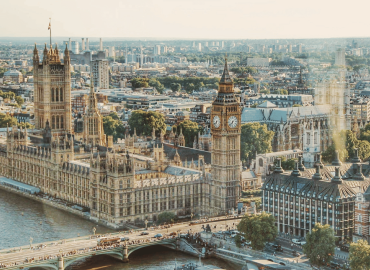 Londra cresce ma perde bambini: perché le grandi città stanno diventando città per adulti