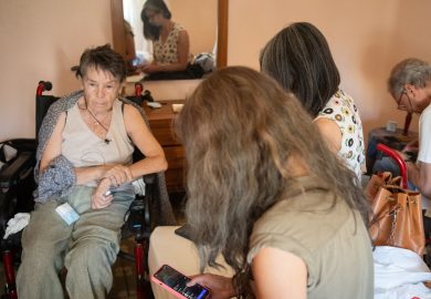 “Io, 87enne con disabilità, sfrattata dal mio appartamento”: la storia di Maricarmen e la crisi abitativa in Europa
