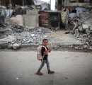 I bambini di Gaza tornano a scuola dopo tre anni, ma il 98% è stato distrutto o danneggiato